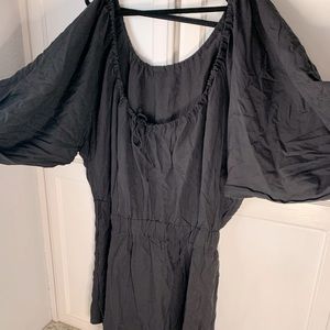 H&M women’s oversized dress (black) wide sleeves w/ elastic waist. Size XL